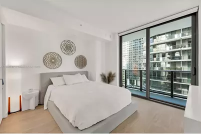 55 SW 9th St #1802, Miami, FL 33130 - Photo 8