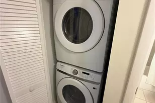 1132 NW 38th St, Miami, FL 33127 - Photo 8