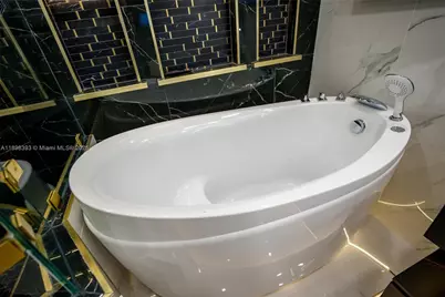 4000 Towerside Ter #410, Miami, FL 33138 - Photo 14