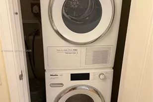 1435 Brickell Ave, Miami, FL 33131 - Photo 12