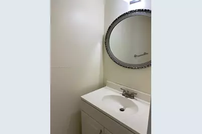 1000 Parkview Dr #427, Hallandale Beach, FL 33009 - Photo 16