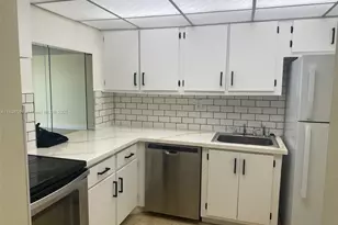 1000 Parkview Dr, Hallandale Beach, FL 33009 - Photo 6