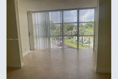 1000 Parkview Dr #427, Hallandale Beach, FL 33009 - Photo 12
