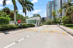 100 Bayview Dr, Sunny Isles Beach, FL 33160 - Photo 22