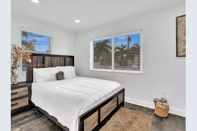100 NW 8th Ave, Hallandale Beach, FL 33009 - Photo 52