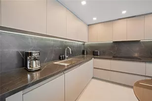 2301 Collins Ave, Miami Beach, FL 33139 - Photo 8