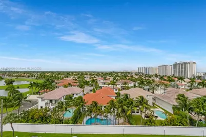 1000 Parkview Dr #809, Hallandale Beach, FL 33009 - Photo 42