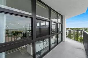 1000 Parkview Dr, Hallandale Beach, FL 33009 - Photo 36
