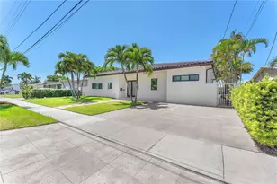 21100 NE 25th Ct, Miami, FL 33180 - Photo 14