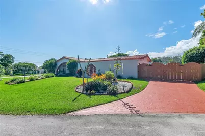 17320 SW 89th Ave, Palmetto Bay, FL 33157 - Photo 2