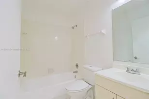 3453 NW 44th St, Oakland Park, FL 33309 - Photo 8