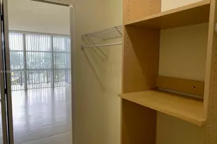 1000 Parkview Dr, Hallandale Beach, FL 33009 - Photo 18