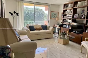 9350 Fontainebleau Blvd, Miami, FL 33172 - Photo 4