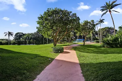 1200 Saint Charles Pl #413, Pembroke Pines, FL 33026 - Photo 28
