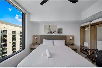 159 NE 6th St #4011, Miami, FL 33132 - Photo 18