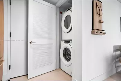 159 NE 6th St #4011, Miami, FL 33132 - Photo 14