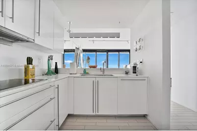 2201 Collins Ave #628, Miami Beach, FL 33139 - Photo 12