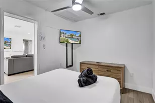 1124 NE 6th St, Hallandale Beach, FL 33009 - Photo 38