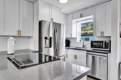 1124 NE 6th St, Hallandale Beach, FL 33009 - Photo 24