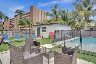 1124 NE 6th St, Hallandale Beach, FL 33009 - Photo 42