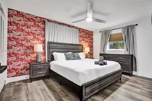 1124 NE 6th St, Hallandale Beach, FL 33009 - Photo 8