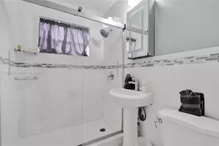1124 NE 6th St, Hallandale Beach, FL 33009 - Photo 22