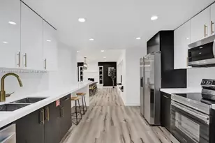 2100 SW 28th Way, Fort Lauderdale, FL 33312 - Photo 2