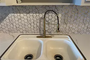 1301 NE Miami Gardens Dr, Miami, FL 33179 - Photo 12