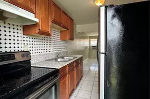 5797 Flagler St, Hollywood, FL 33023 - Photo 4