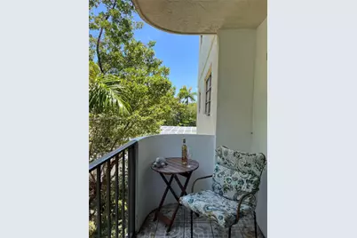 1673 Bay Rd #405, Miami Beach, FL 33139 - Photo 6