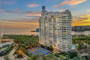 400 South Pointe Dr, Miami Beach, FL 33139 - Photo 1