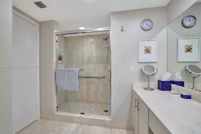 1000 Island Blvd #302, Aventura, FL 33160 - Photo 20