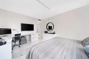 253 NE 2nd St, Miami, FL 33132 - Photo 30