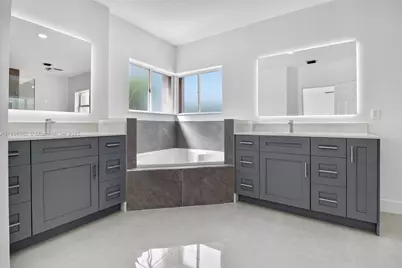 11244 NW 58th Ter, Doral, FL 33178 - Photo 14