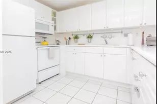 2301 Collins Ave, Miami Beach, FL 33139 - Photo 8