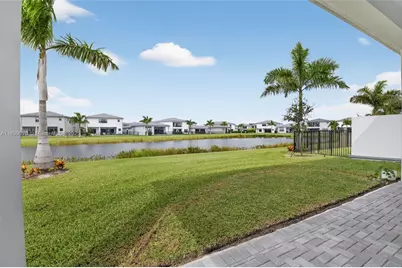 8317 Essex Country Club Dr, Boca Raton, FL 33434 - Photo 44