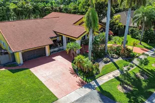 7720 SW 176th St, Palmetto Bay, FL 33157 - Photo 4