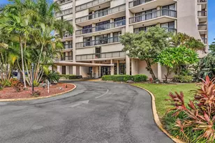 2425 Presidential Way, West Palm Beach, FL 33401 - Photo 56