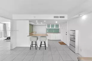 2425 Presidential Way, West Palm Beach, FL 33401 - Photo 12