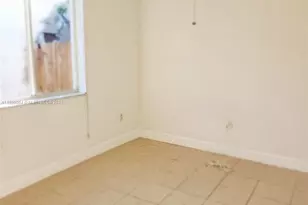 18861 NW 86th Ct, Hialeah, FL 33015 - Photo 10