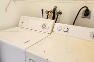 18861 NW 86th Ct, Hialeah, FL 33015 - Photo 12