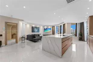 20191 E Country Club Dr, Aventura, FL 33180 - Photo 2