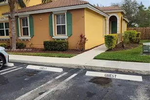 971 NE 42nd Pl, Homestead, FL 33033 - Photo 2