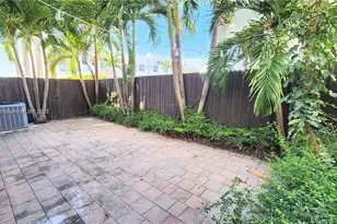 10375 NW 70th Ln, Doral, FL 33178 - Photo 30