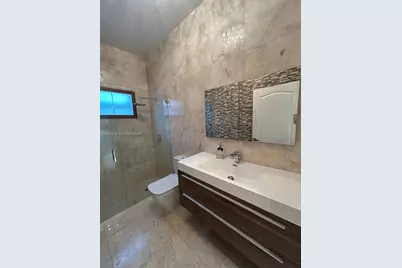 5926 NW 110th Ct, Doral, FL 33178 - Photo 40