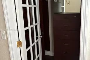 10010 NW 9th St Cir, Miami, FL 33172 - Photo 12