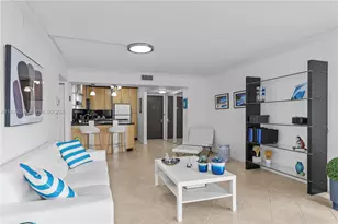 20379 W Country Club Dr, Aventura, FL 33180 - Photo 4