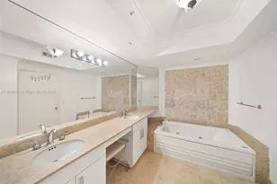 4775 Collins Ave, Miami Beach, FL 33140 - Photo 18