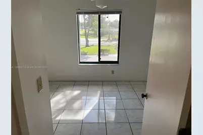 1001 Green Pine Blvd #H2, West Palm Beach, FL 33409 - Photo 8