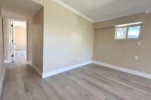 716 NE 7th St, Hallandale Beach, FL 33009 - Photo 14